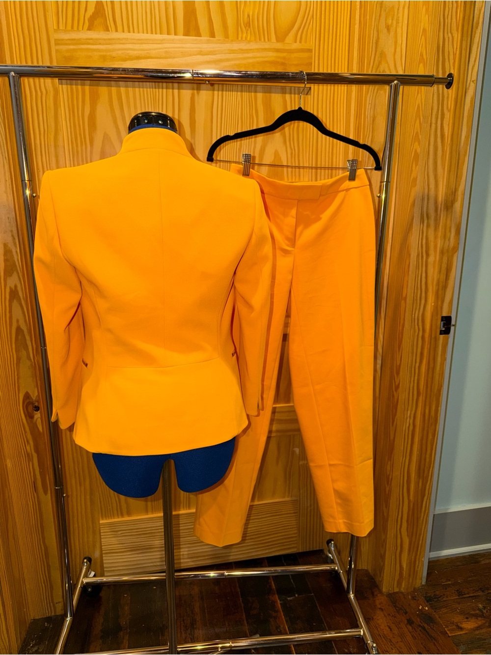Stunning Anne Klein suit - Picture 2 of 6